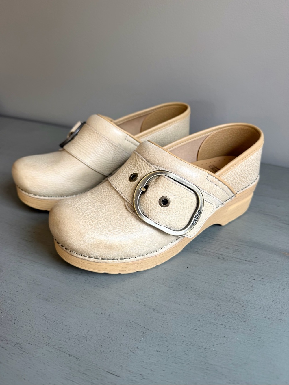 Dansko Pearson Tan Leather Neutral Comfort Clog Buckle Women 6.5/7 EU 37 Classic